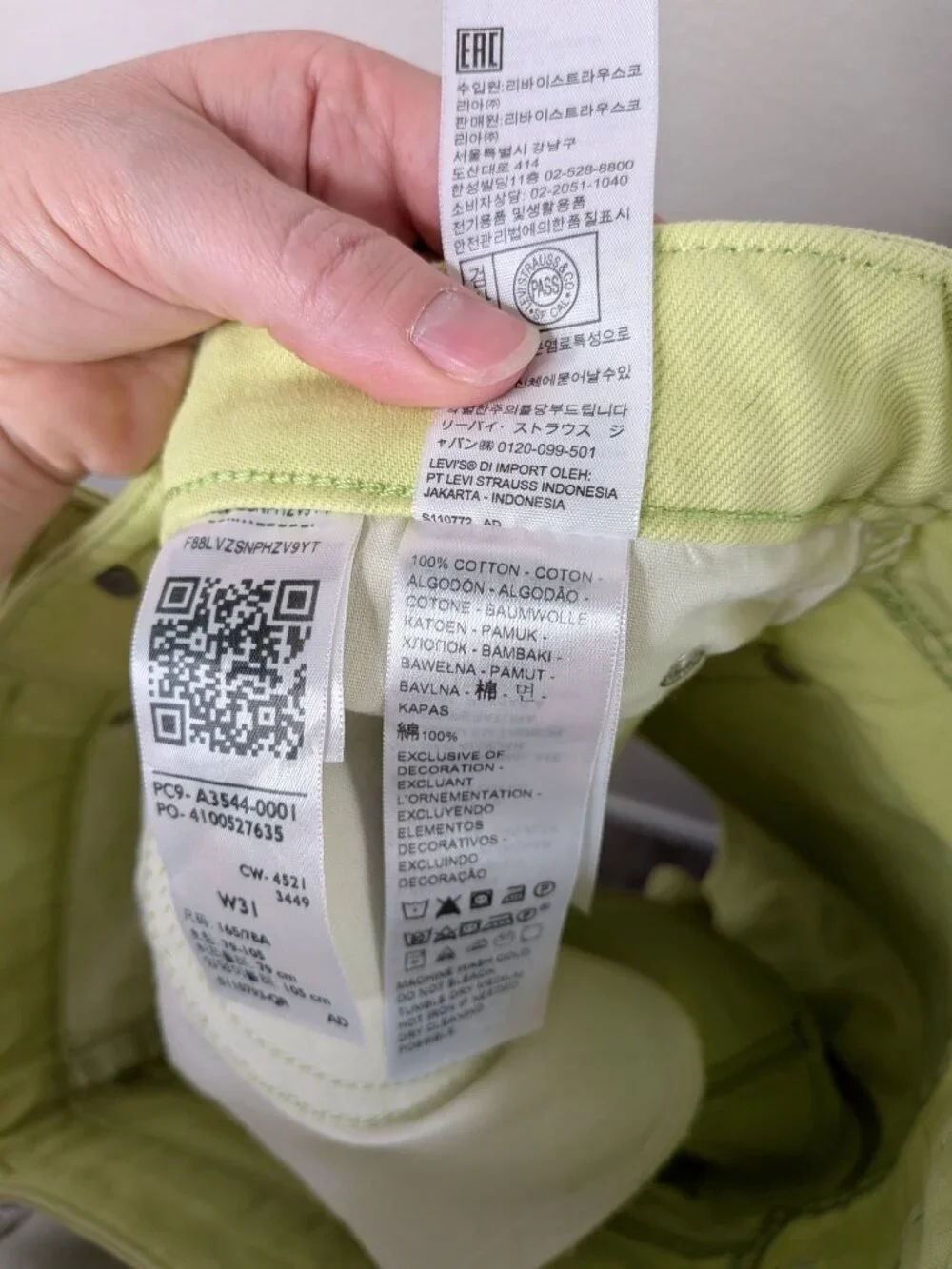Levi's High Waisted Mom Denim Jean Shorts Button Fly Lime Green Size 31